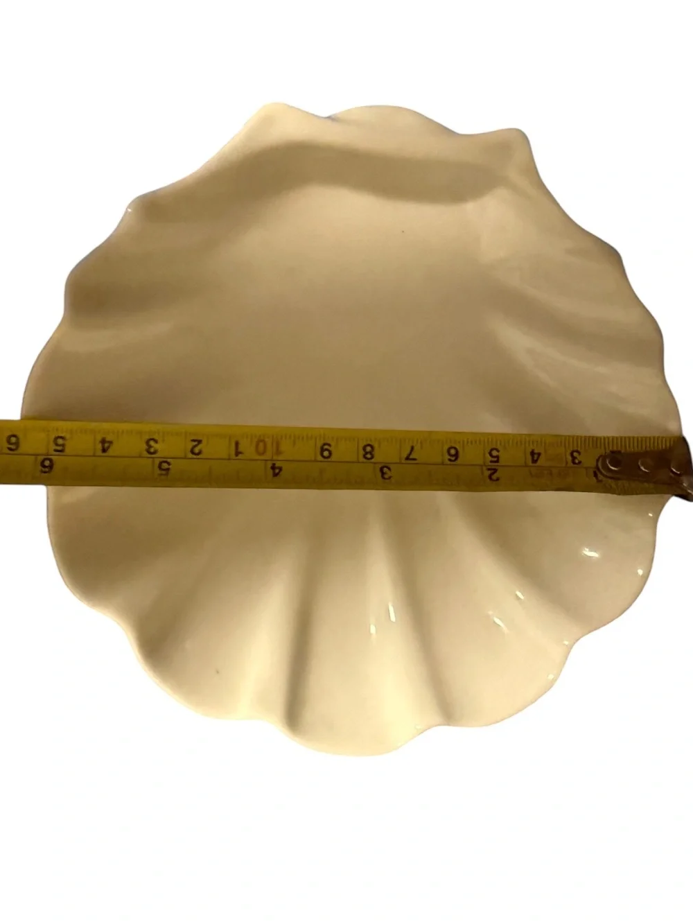 Vintage Cream Shell-Shaped Ceramic Serving Dish - Unbranded